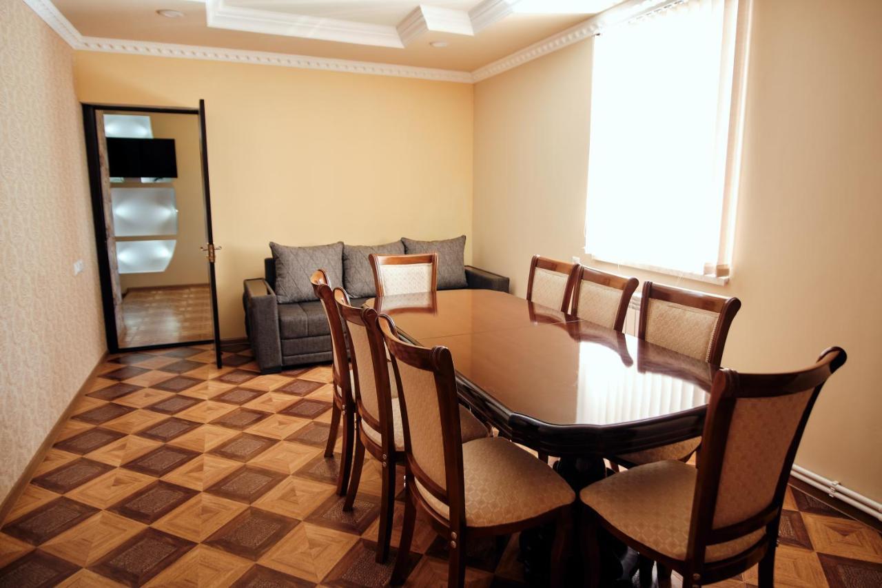 Ro Metro Aparthotel Gyumri Luaran gambar