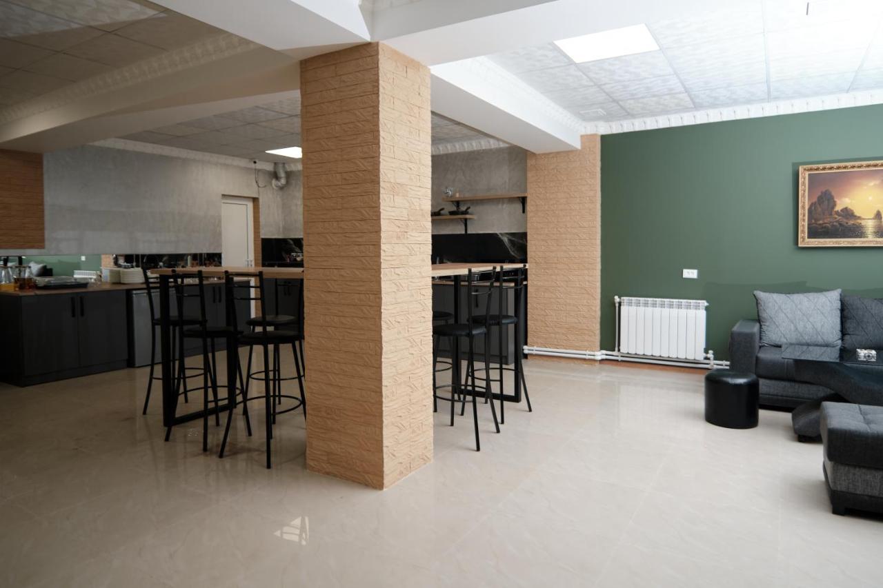 Ro Metro Aparthotel Gyumri Luaran gambar